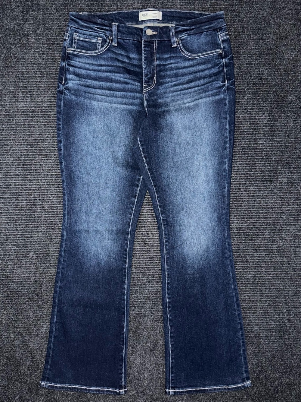 Buckle BKE NWOT Gabby Curvy Fit High Rise Bootcut Jeans Dark 29x30 SHORT BGK814S